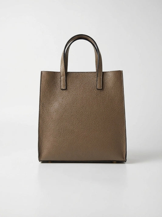 Structured tote bag in grained leather